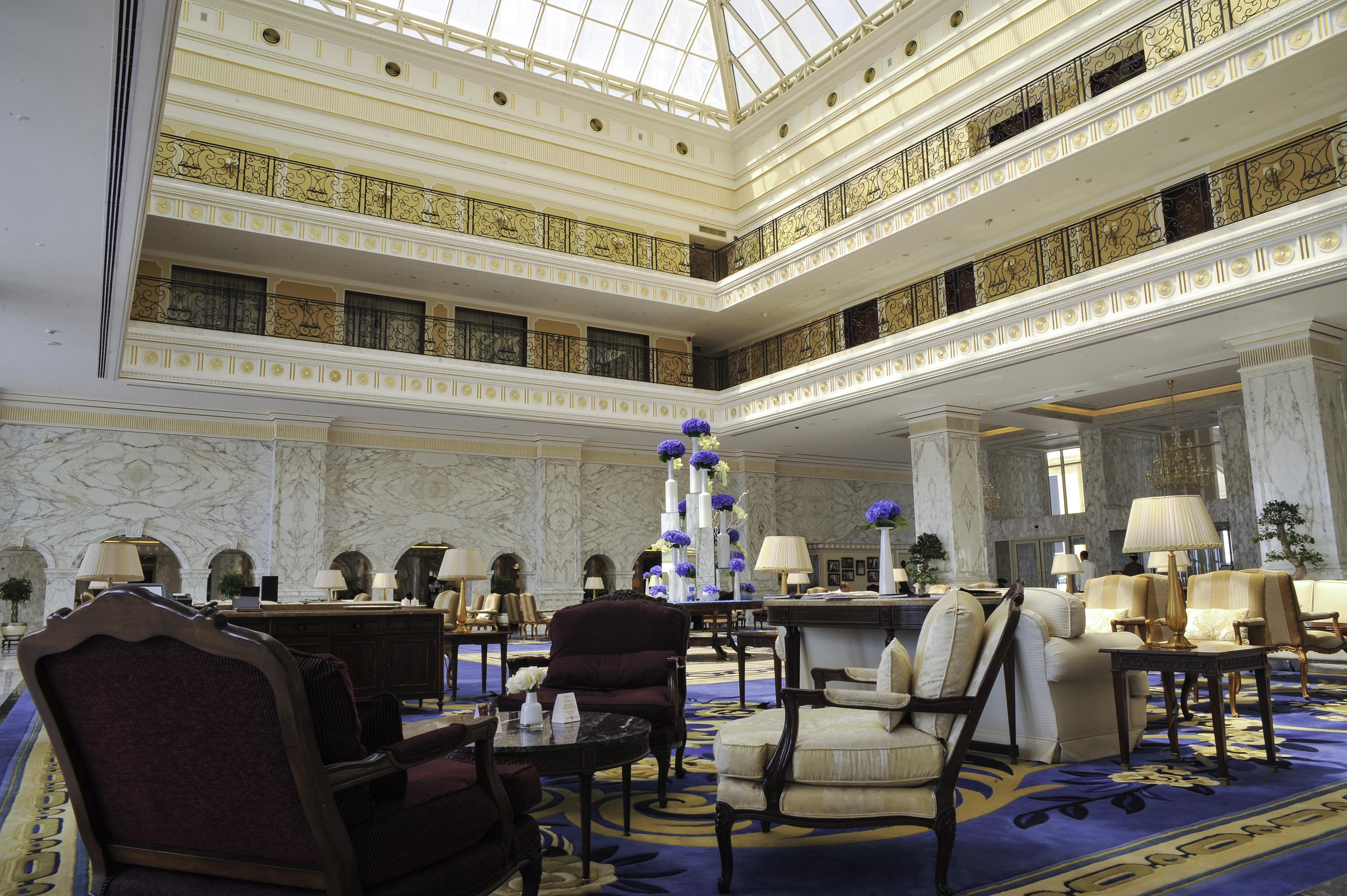 The Regency Hotel Kuwait Kuwait City Exterior foto The lobby