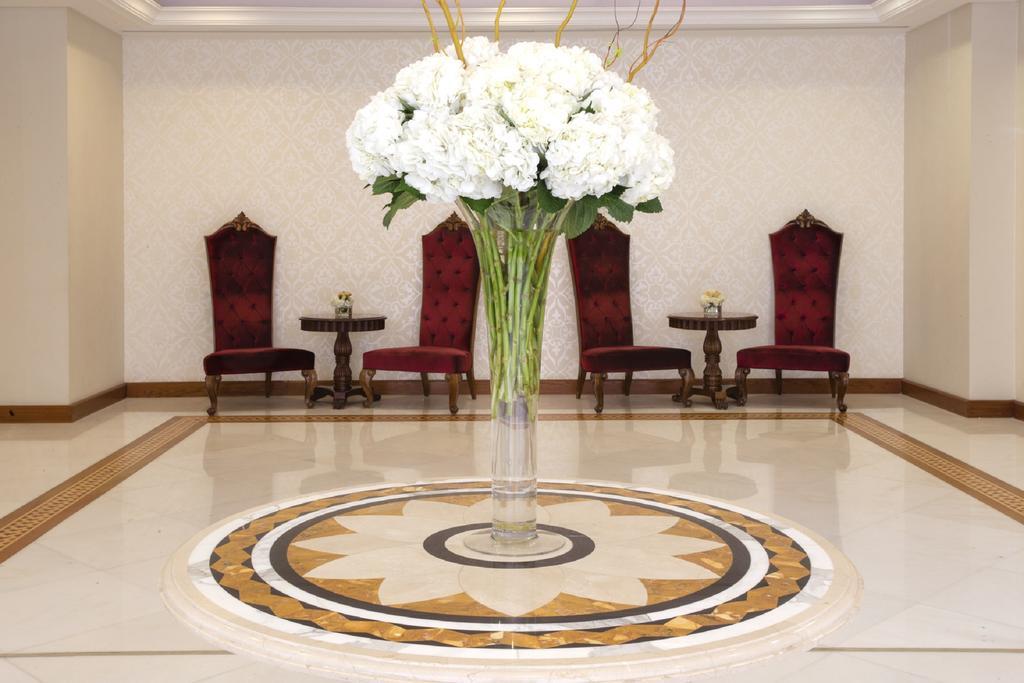 The Regency Hotel Kuwait Kuwait City Exterior foto The lobby of the hotel